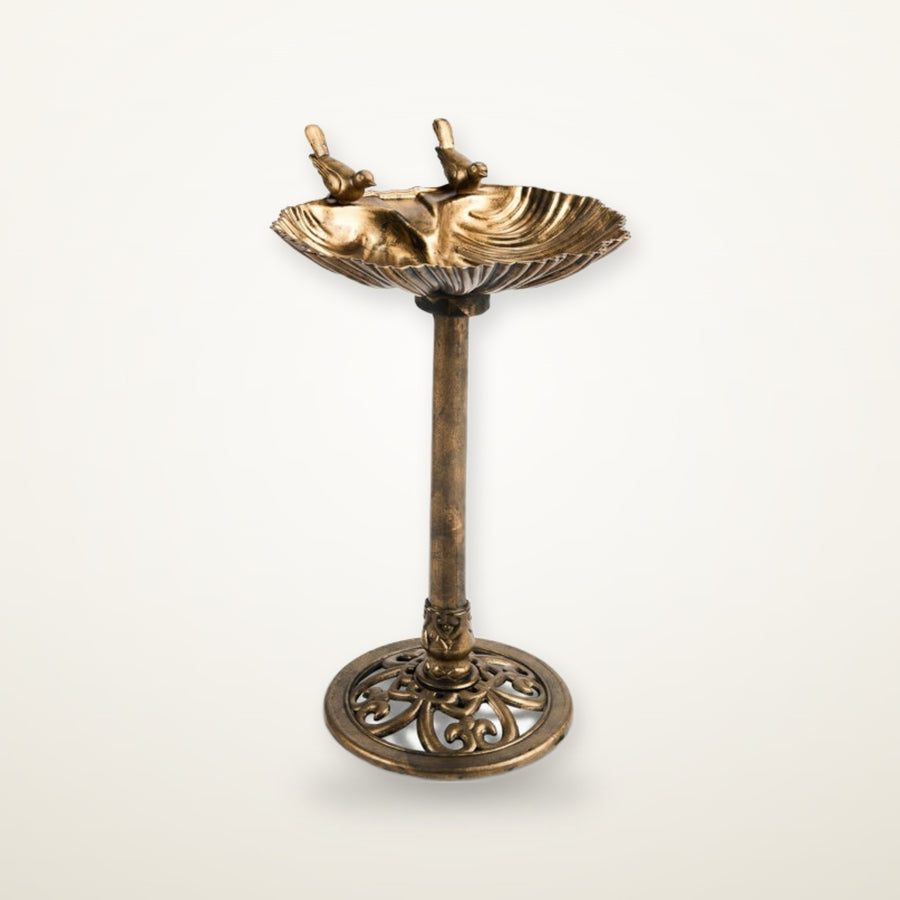 Heirloom Shell Bird Bath with Solar Fountain