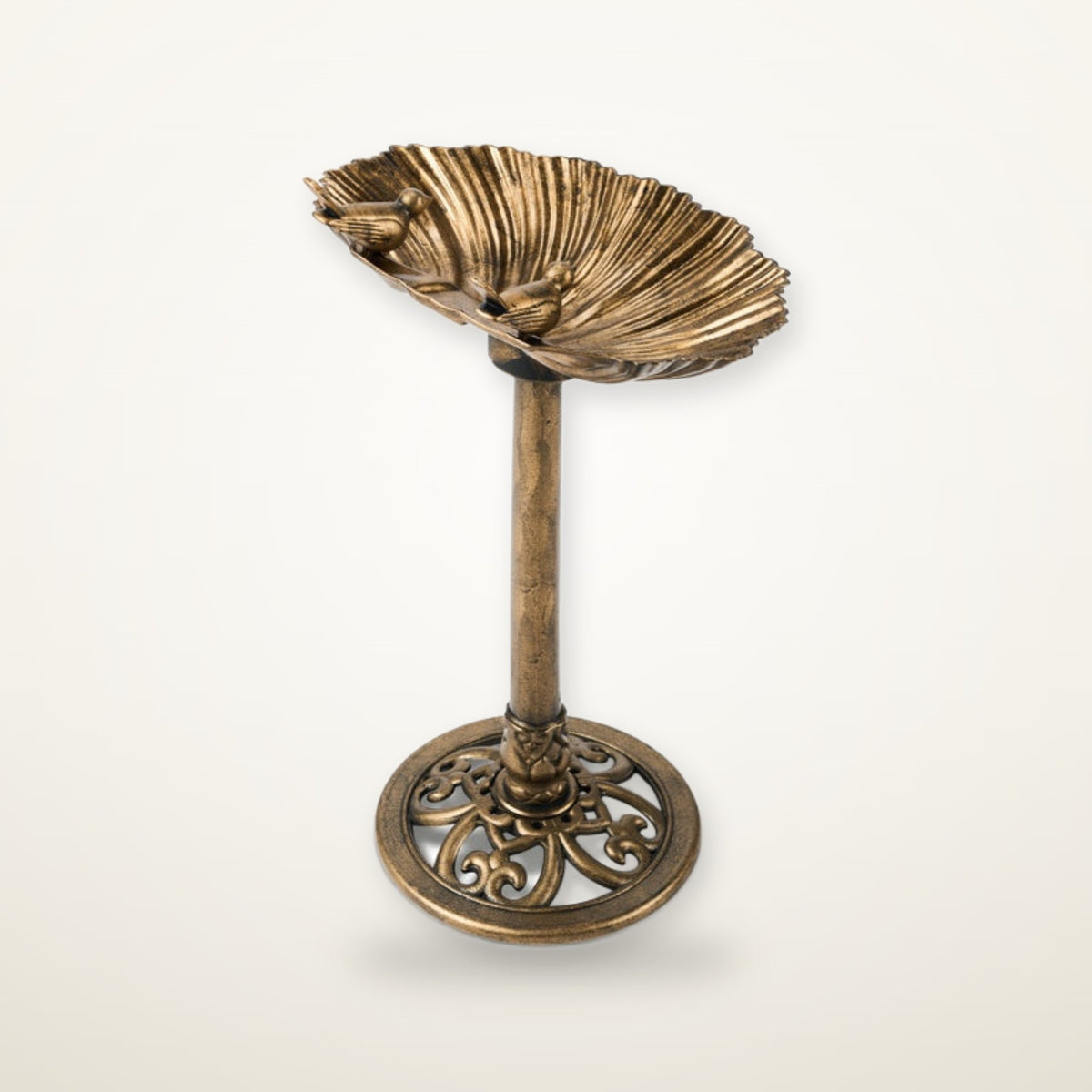 Heirloom Shell Bird Bath with Solar Fountain