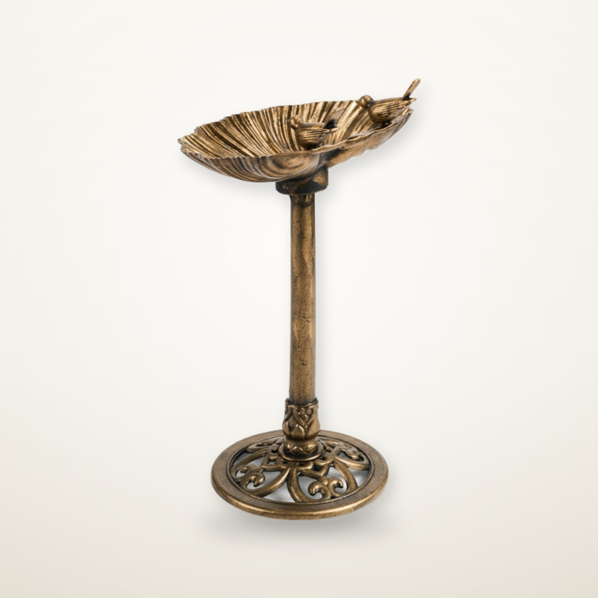 Heirloom Shell Bird Bath with Solar Fountain